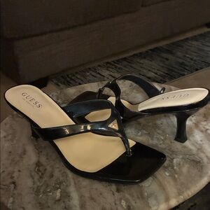 GUESS Black Patent Thong Kitten Heel Sandals with Logo Triangle